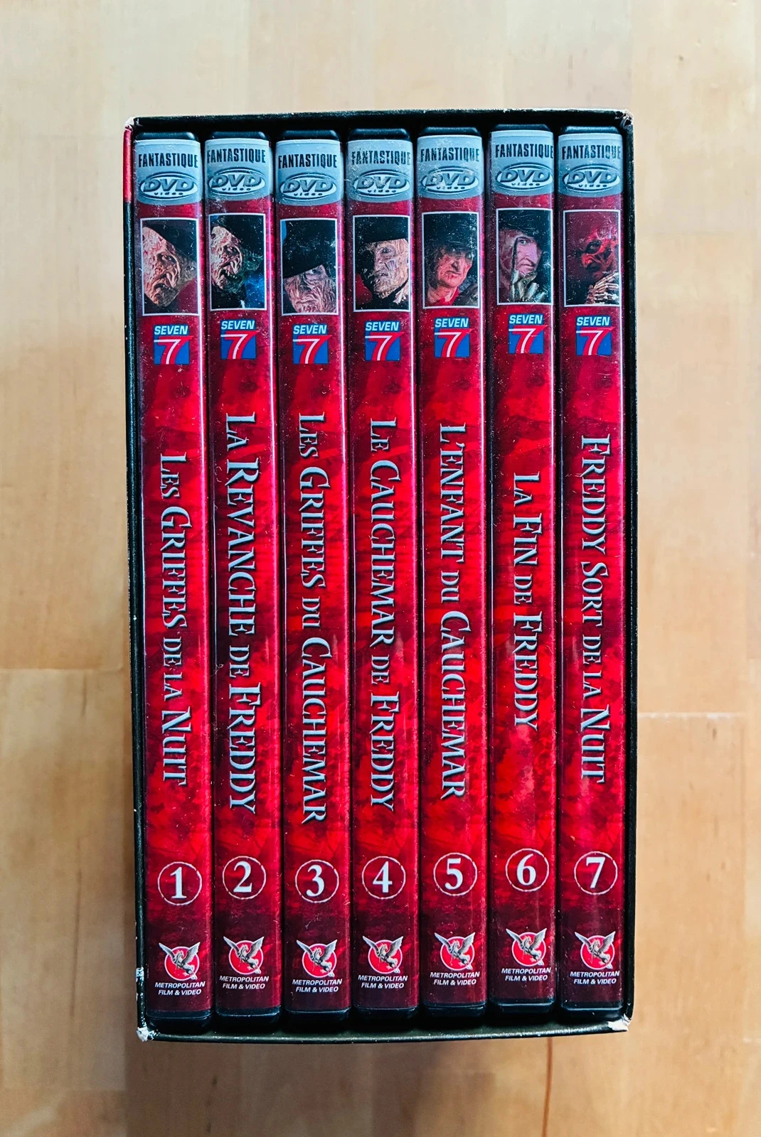 Caja de 7 DVD de la saga completa de Freddy edición limitada. – photo 3